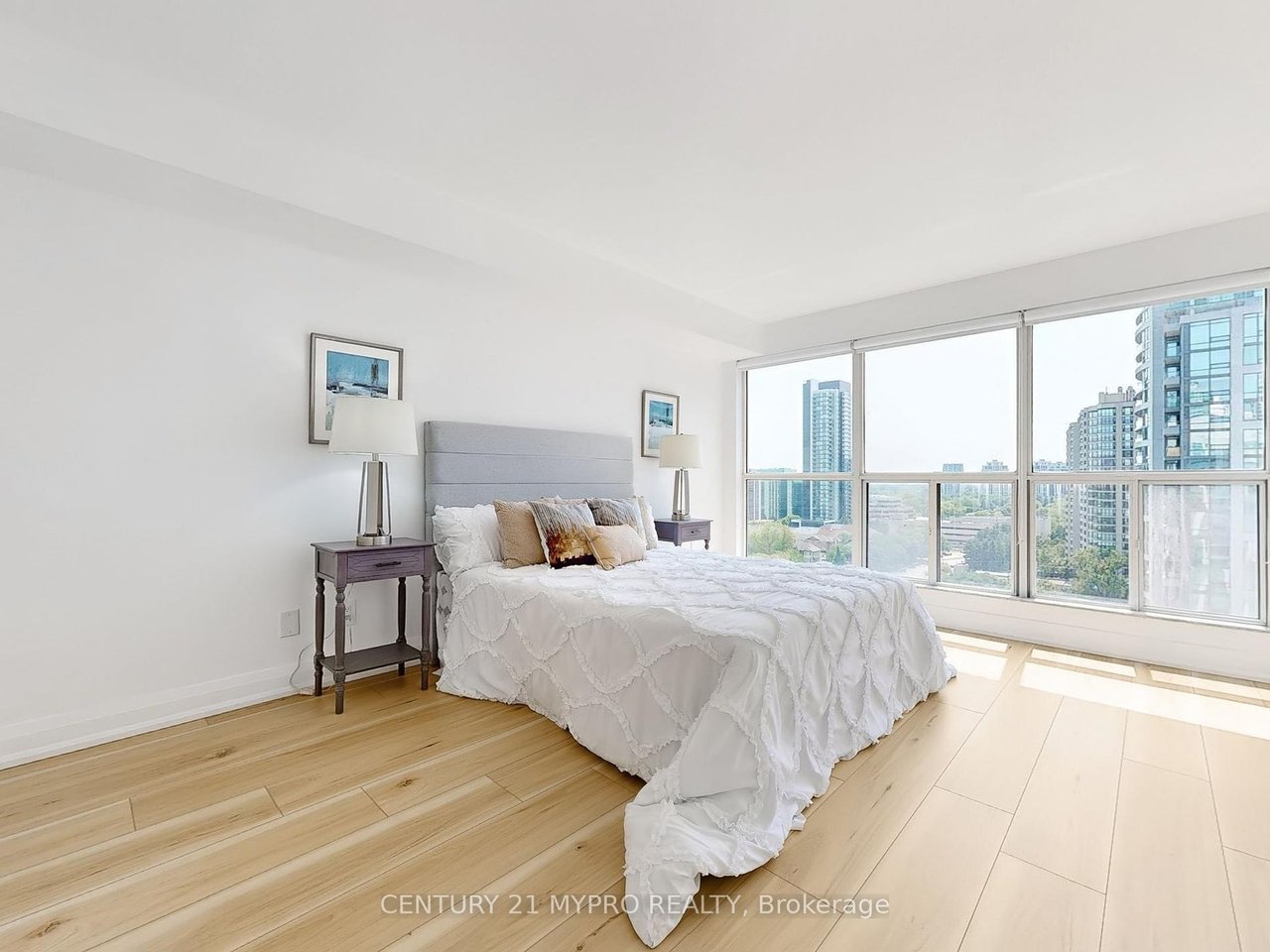 HOLLYWOOD PLAZA PENTHOUSE