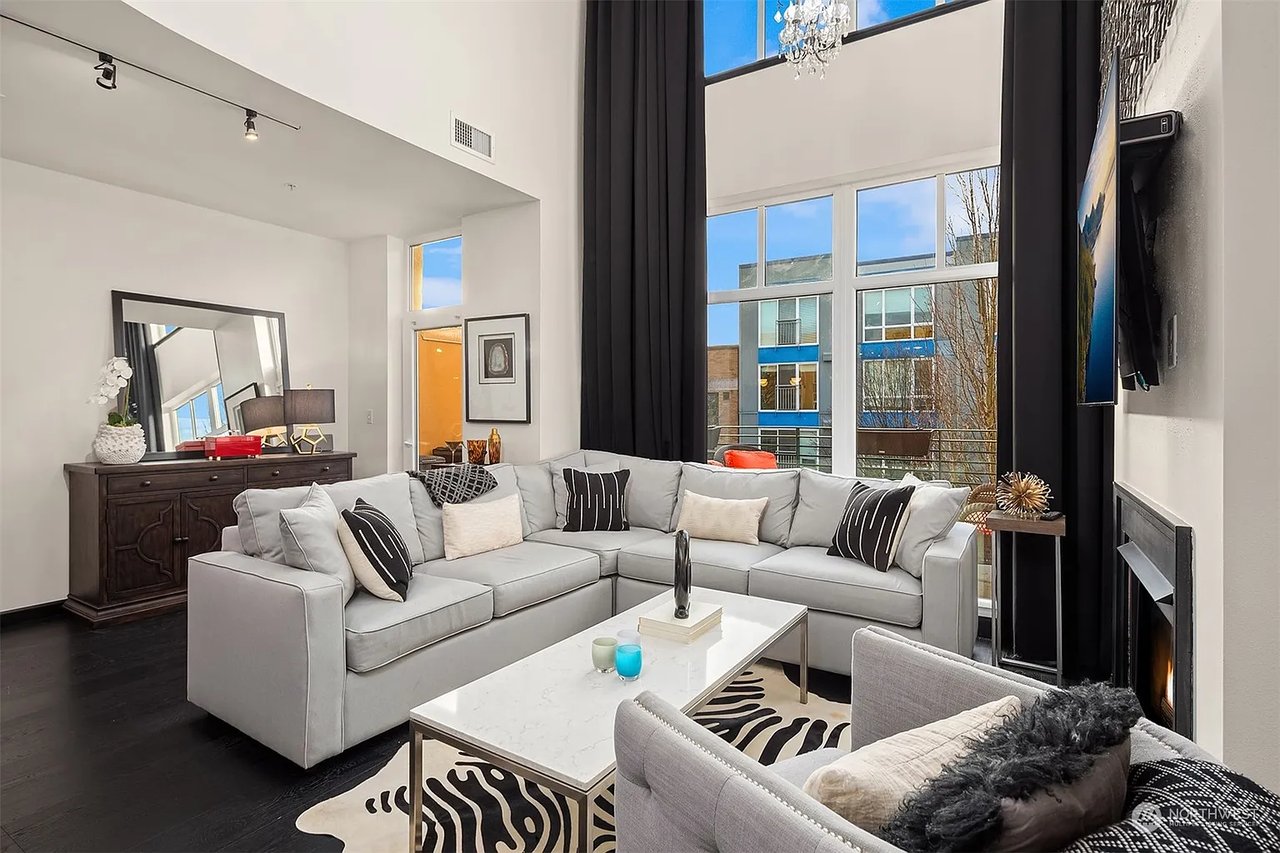 17 W Mercer St #4