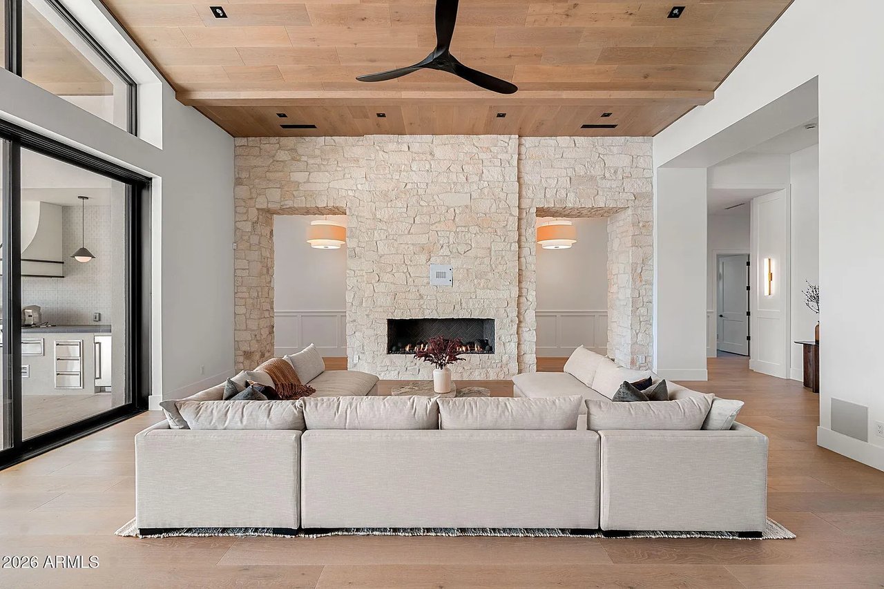 4534 E PEBBLE RIDGE Road