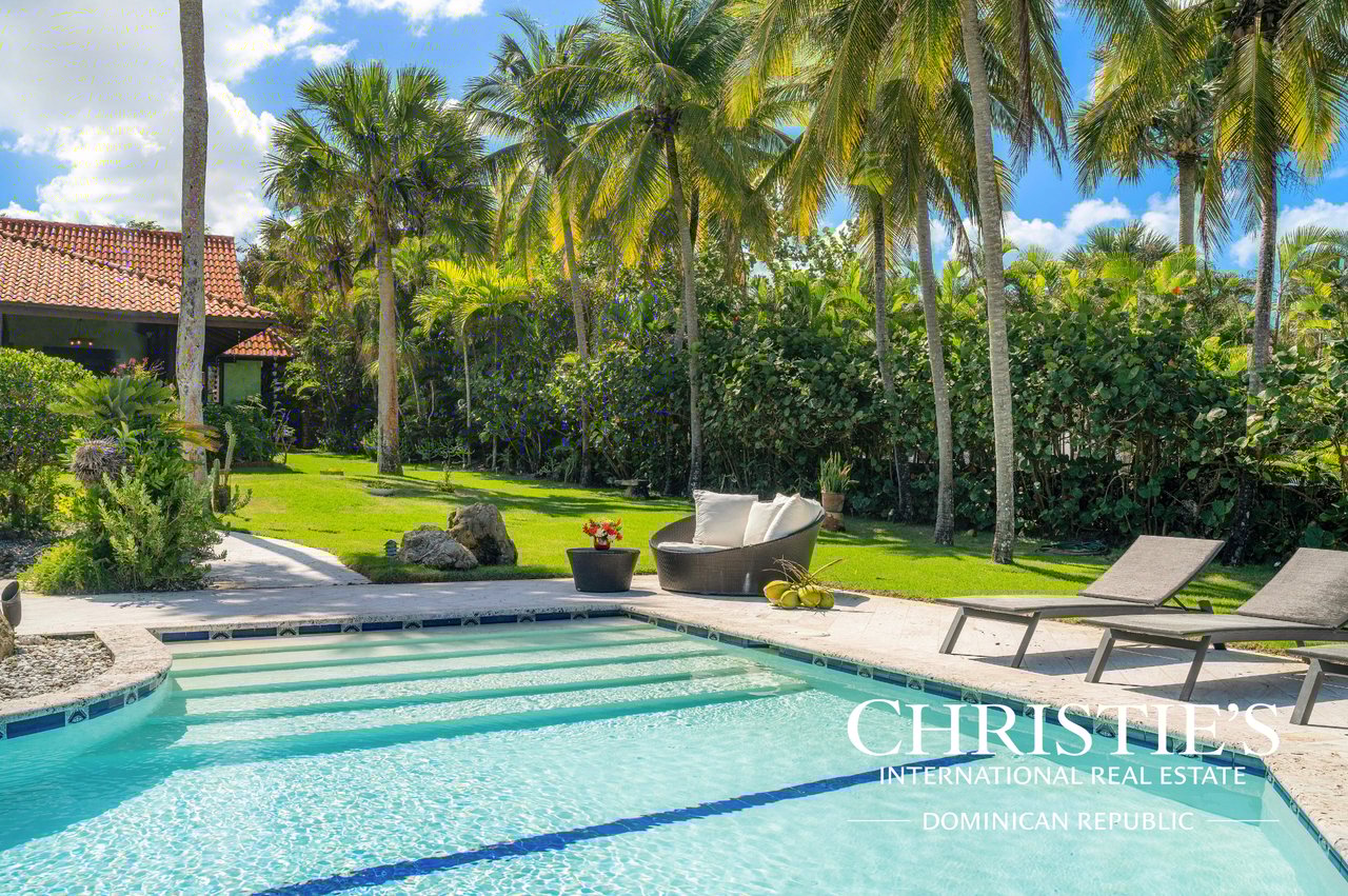 Villa Shangri-la – Caribbean Oceanfront Villa