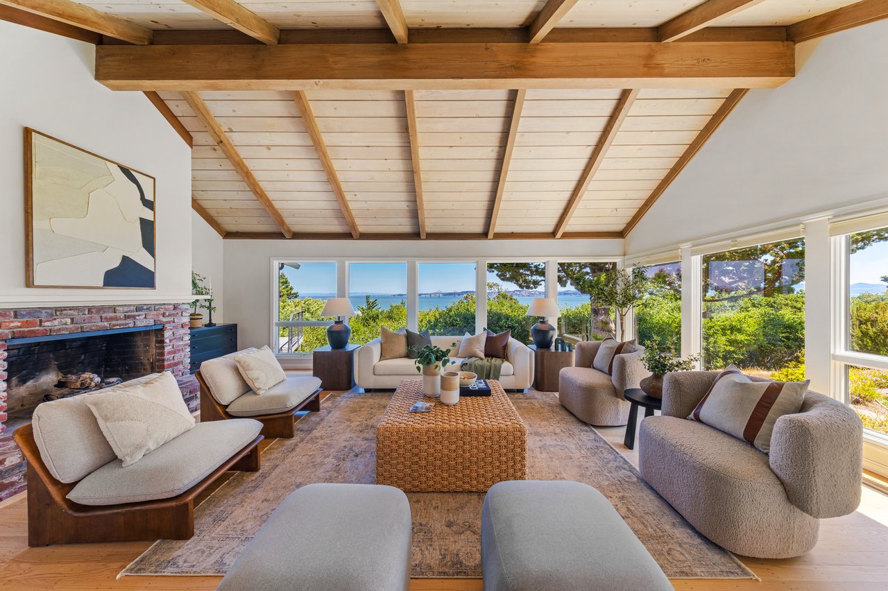 Single Level Retreat with Sweeping Bay Views