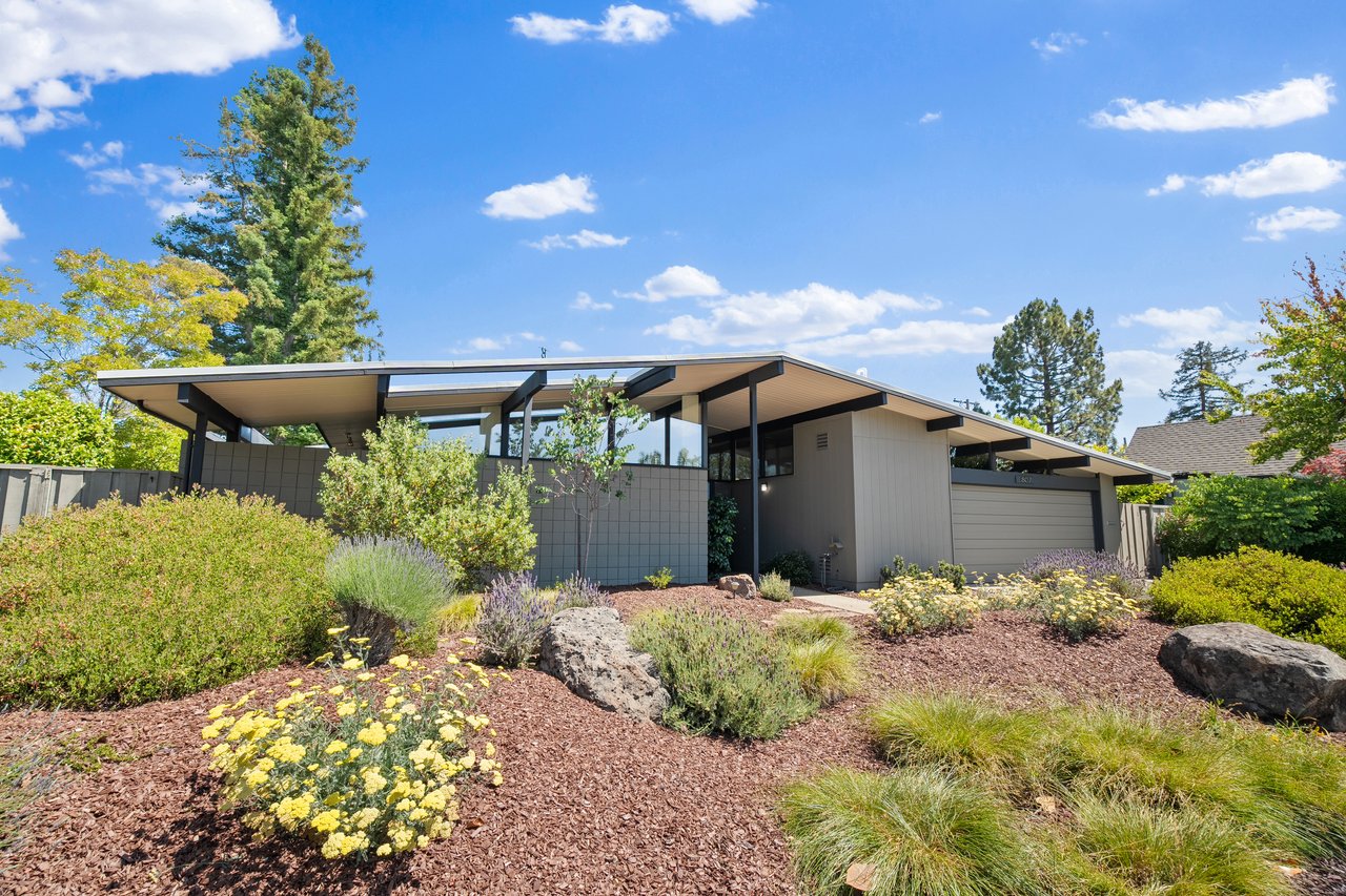807 Blanchard WAY