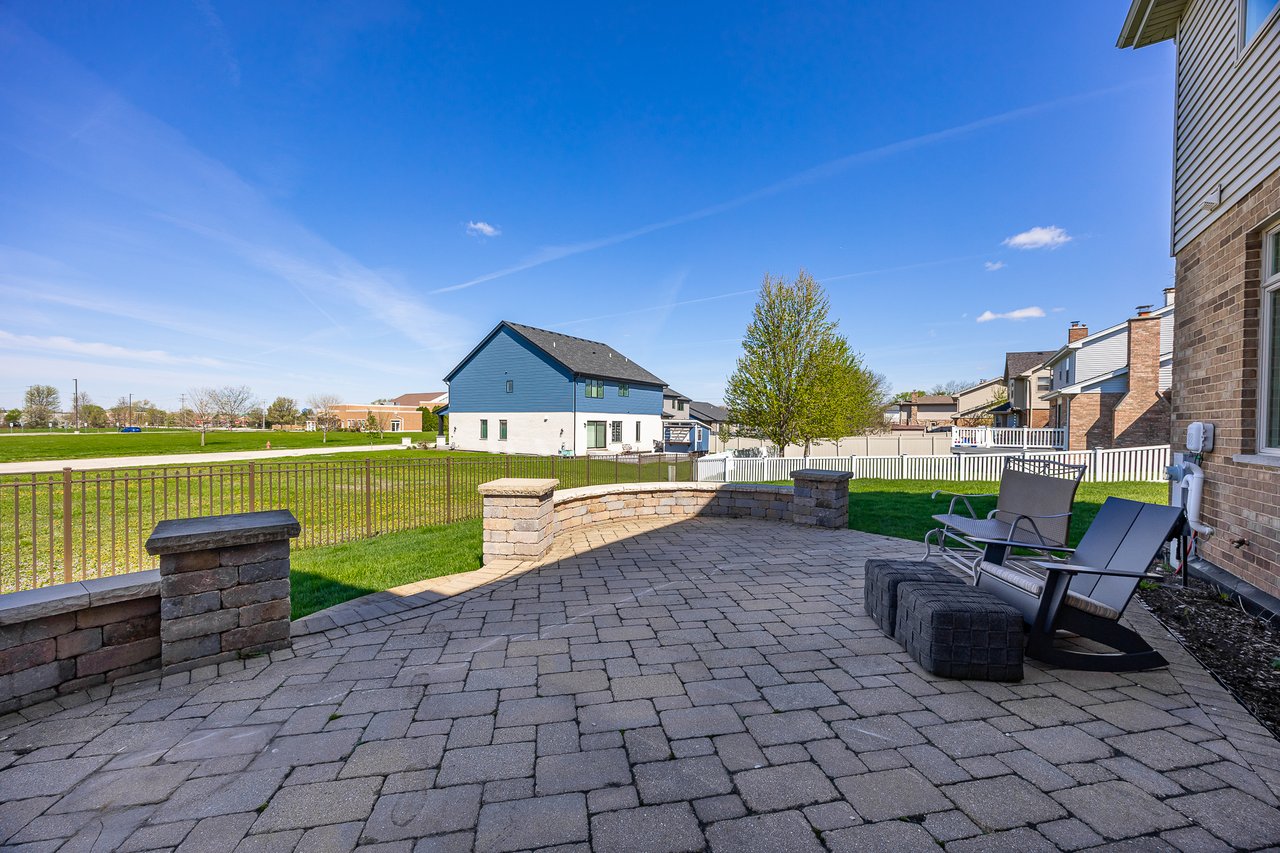 8724 Coventry Dr, Woodridge