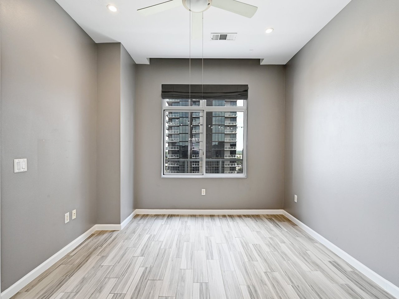 54 Rainey Street PH09