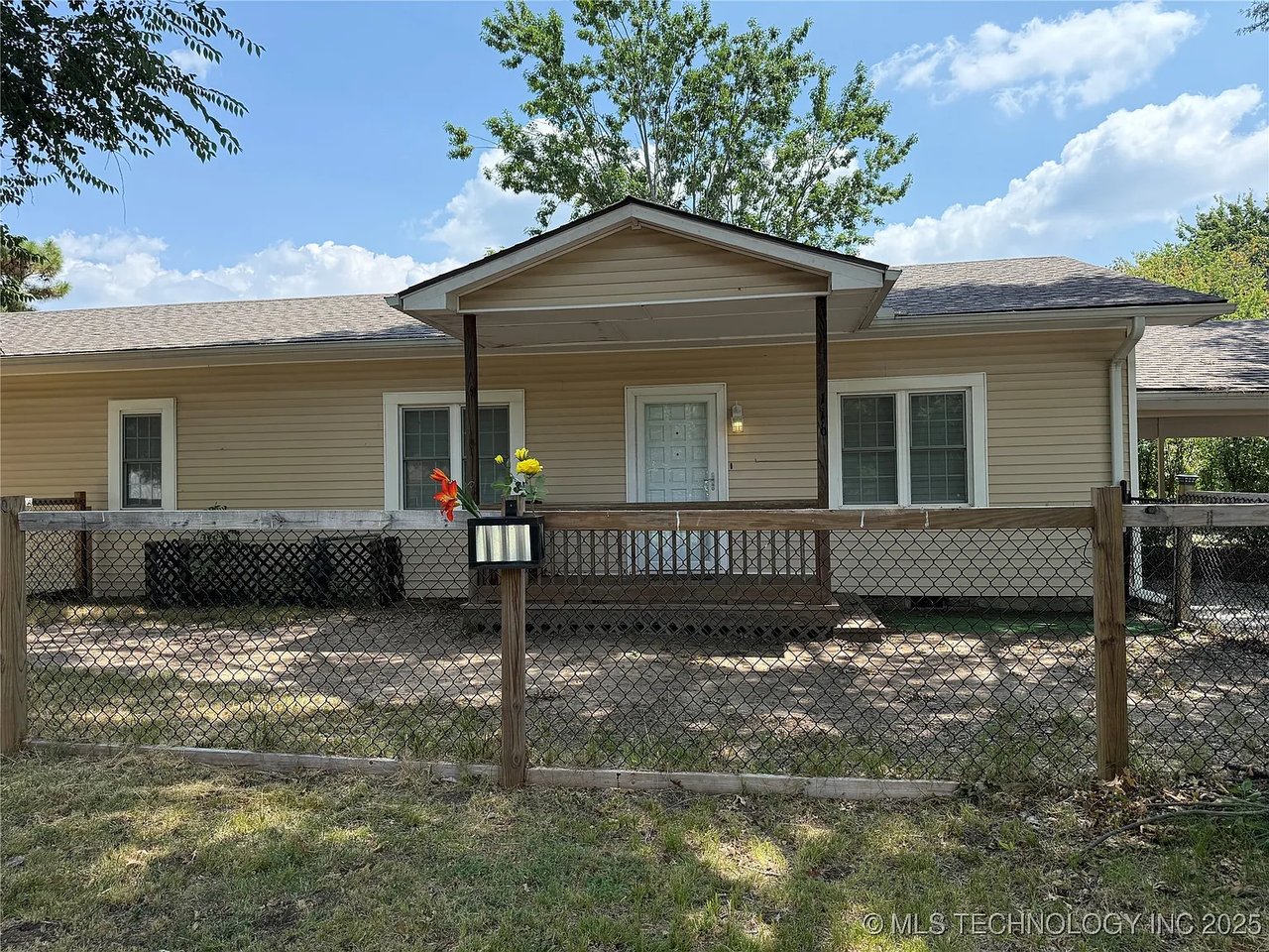 116 SW 5th St