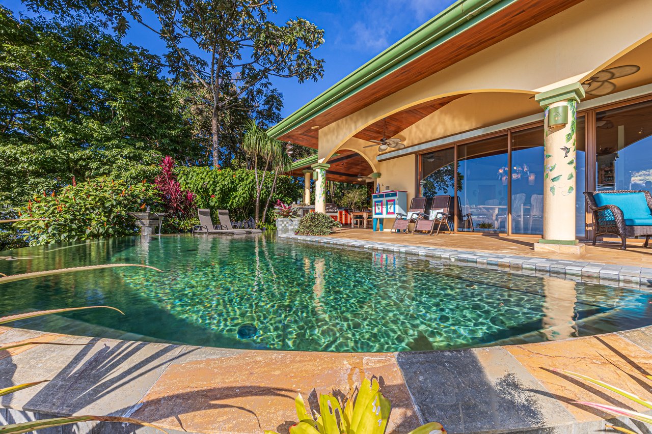 Costa Verde Estates Oceanview Home with Guest House