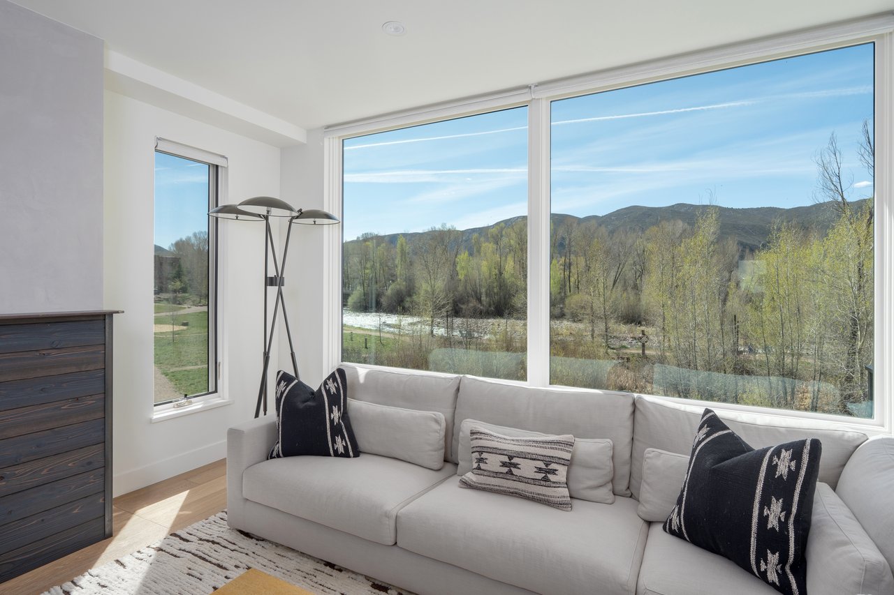 22856 Two Rivers Road