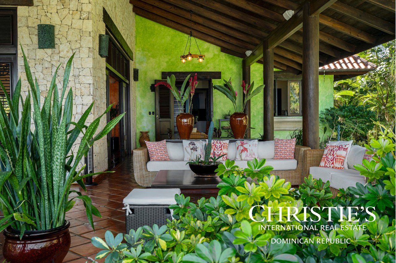 Villa Shangri-la – Caribbean Oceanfront Villa