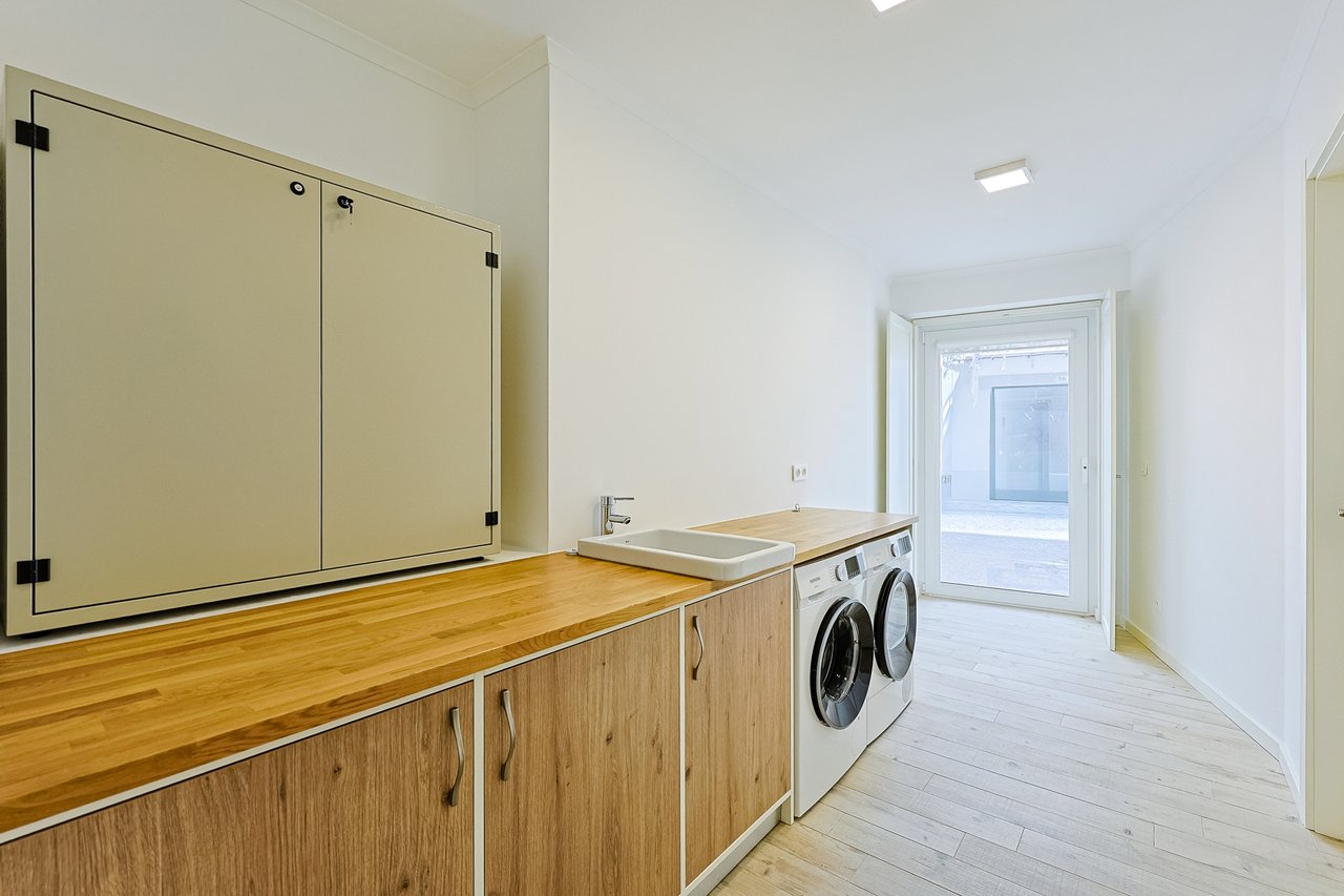 Elevated Riverside Living Minutes from Comporta