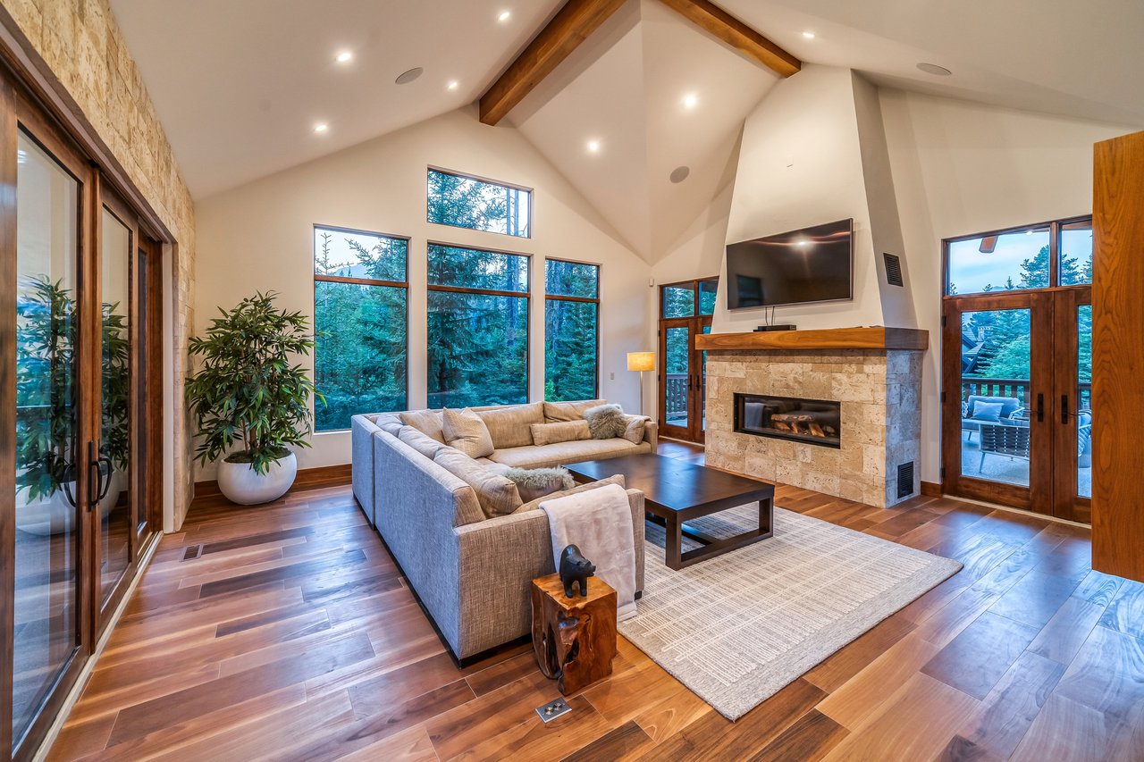 Refined Mountain Living at Cairns Landing
