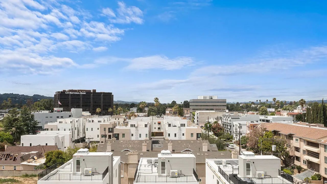the-hollywood-hills-real-estate-market-forecast-for-summer-2025