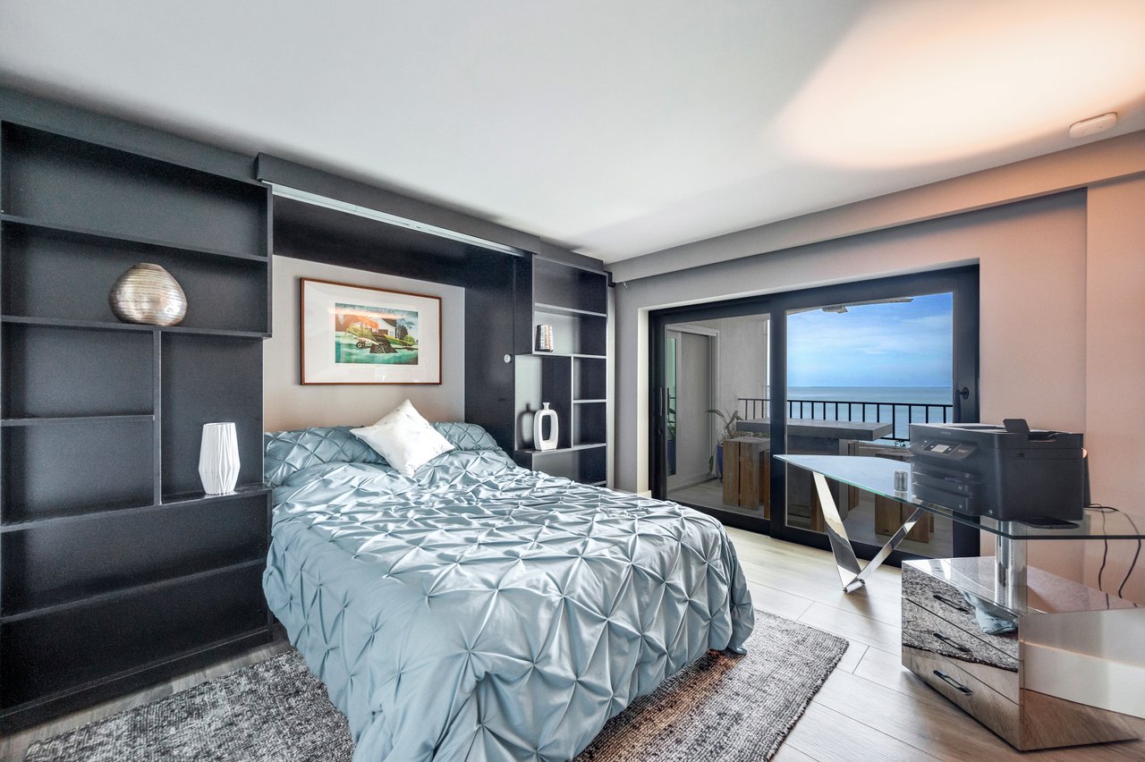 3951 Gulf Shore Blvd N 801 - Horizon House