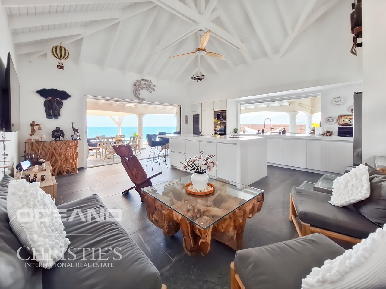 Sea View Villa + 2 Bedroom Apartment – Sought-After Area