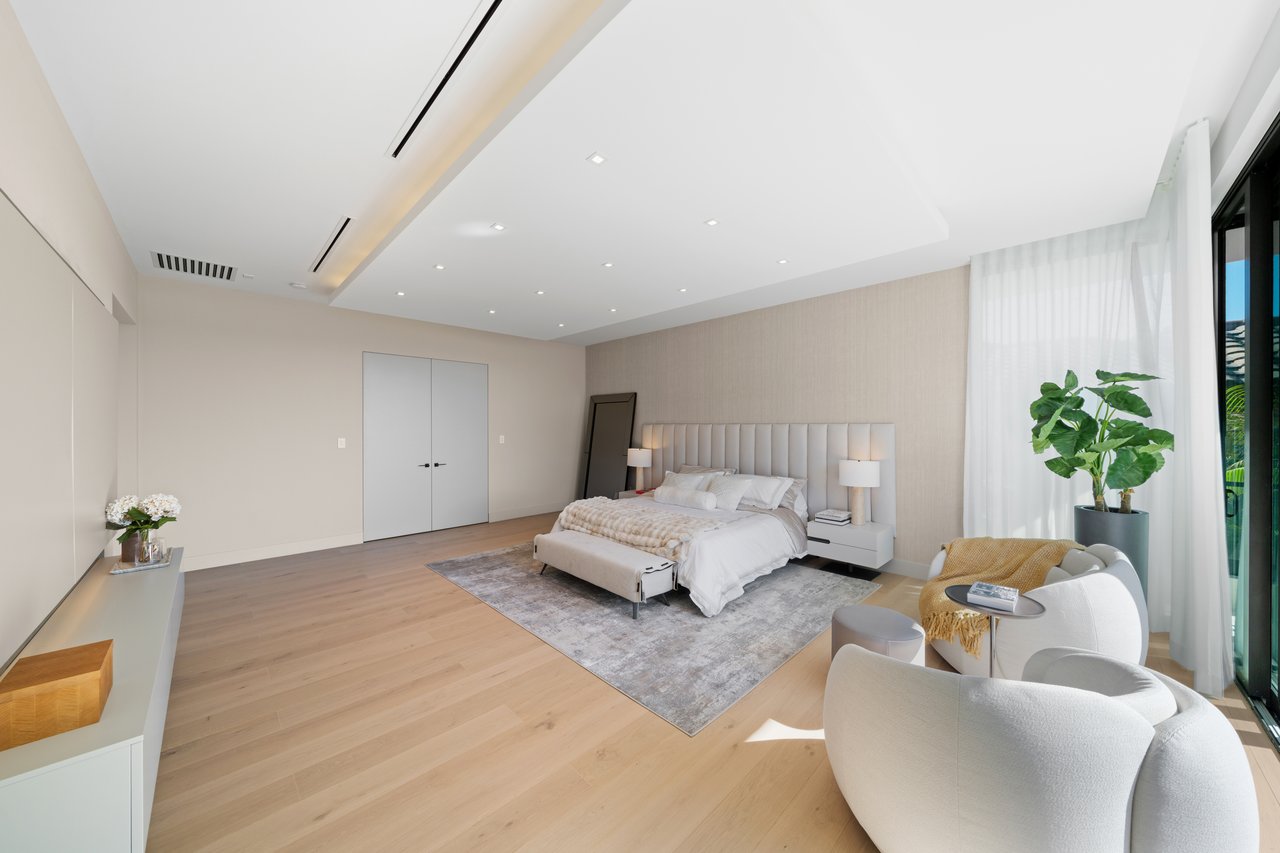 2950 NE 164th Street