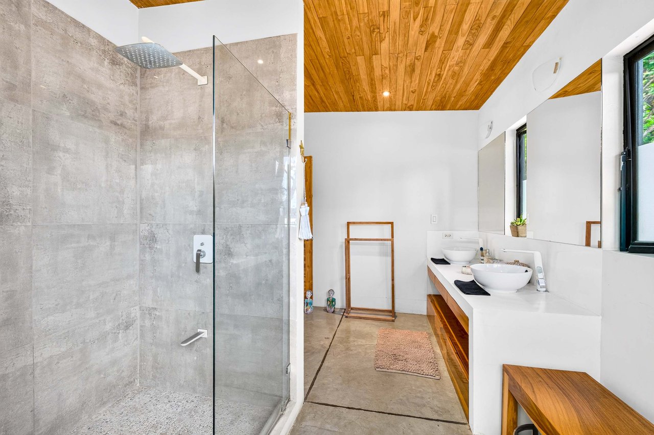 Casa Chavela | Luxury 4-Bedroom Home with Guest Cabin & Pool in Tamarindo