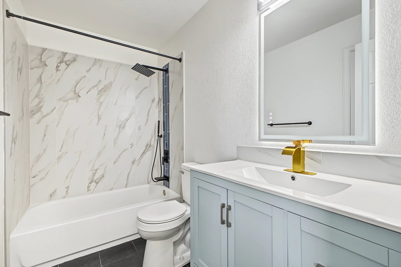 520 W 114th Pl