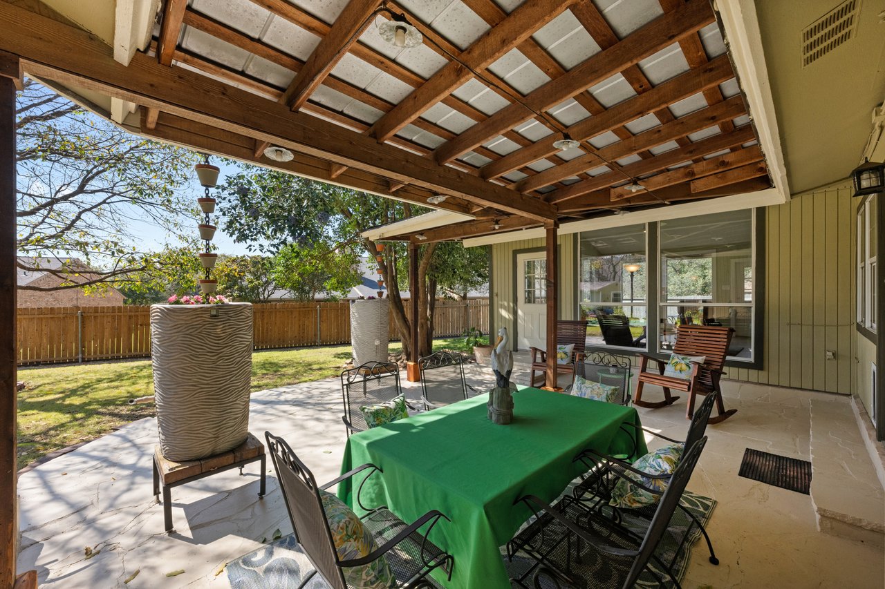6103 Waldon Hollow