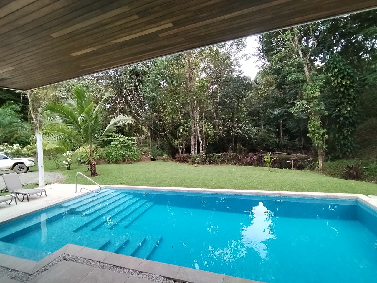 Villa Shanti: Luxurious 3-Bedroom Jungle Home in Ojochal, Costa Rica