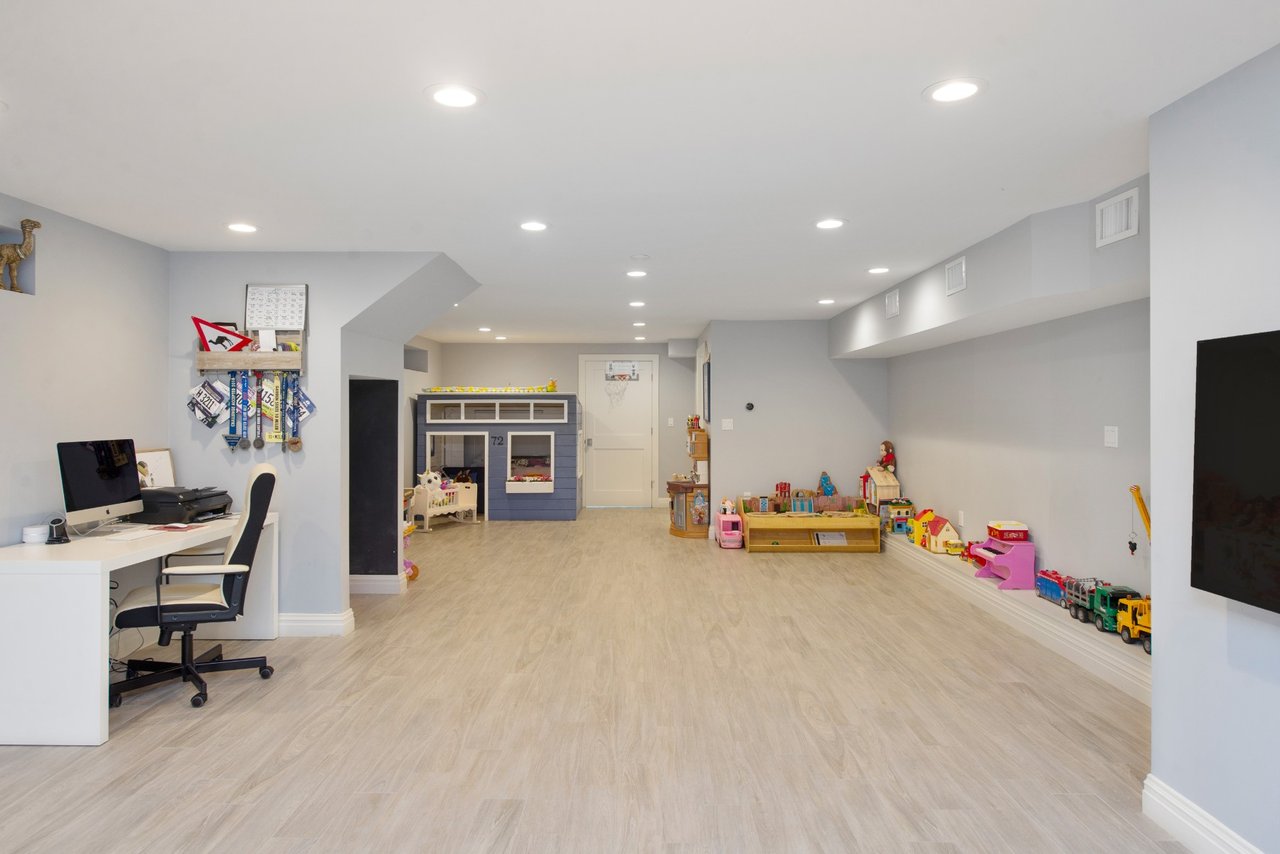 72 71st Street
