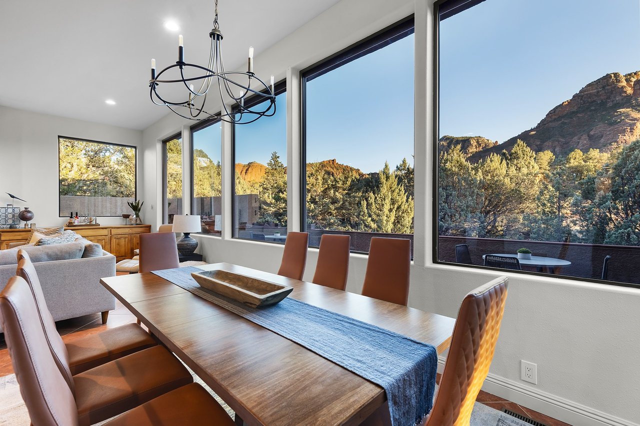 Mammoth Rock Lodge-New Family Home Remodeled, 2 Hot Tubs & Game Room