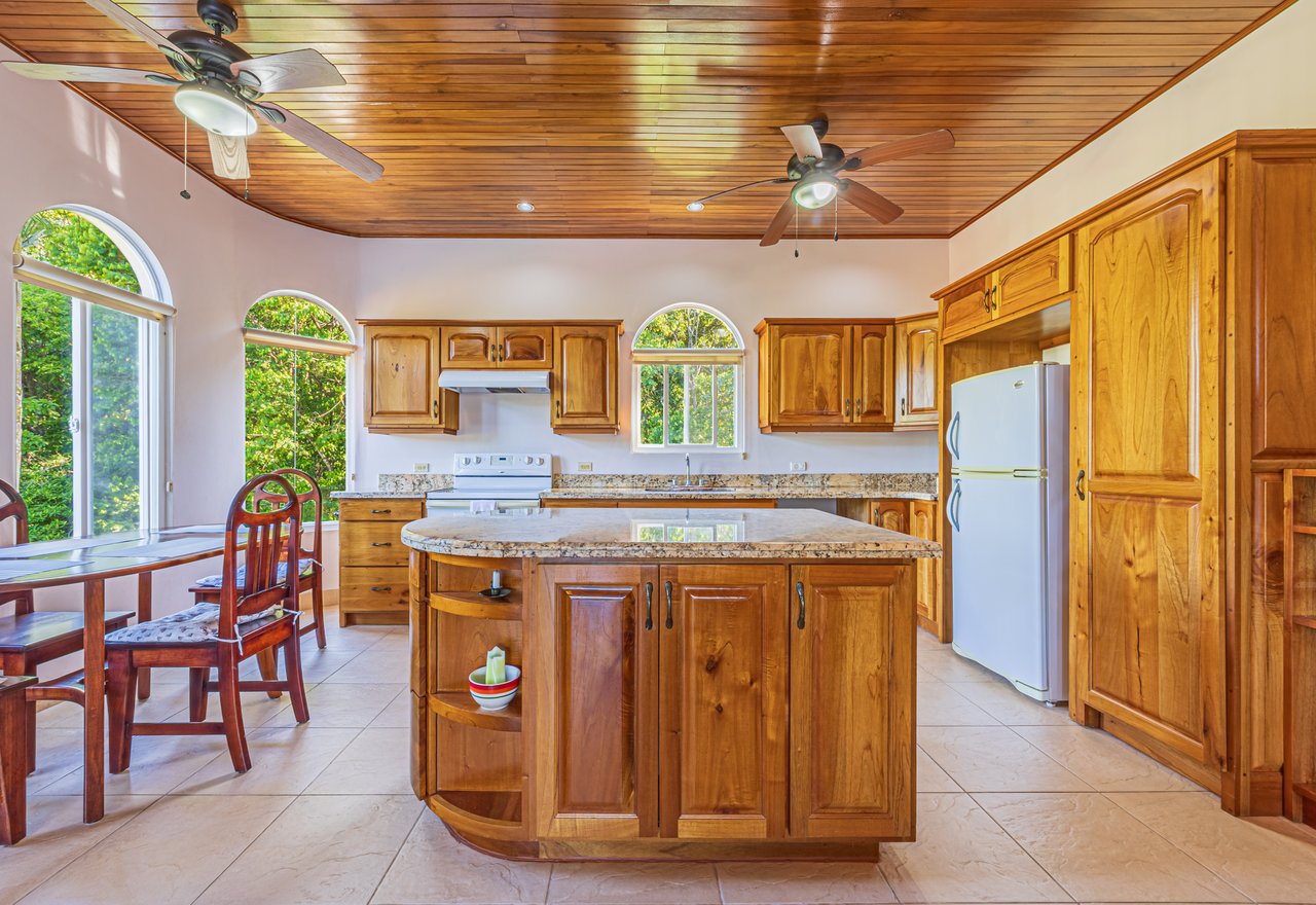 Elegant 3 Bedroom + Office Jungle Home in Puesta Del Sol, Ojochal