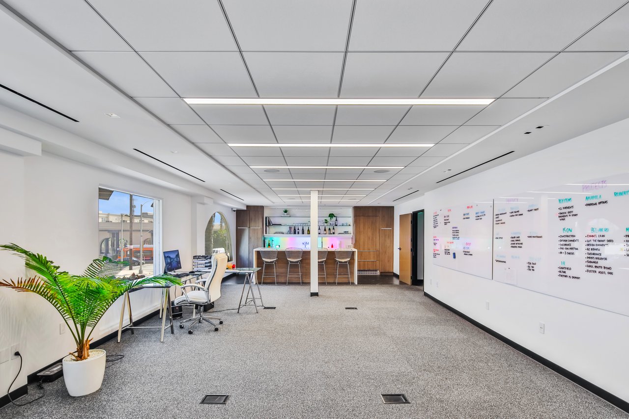 141-147 S Robertson Blvd, Beverly Hills