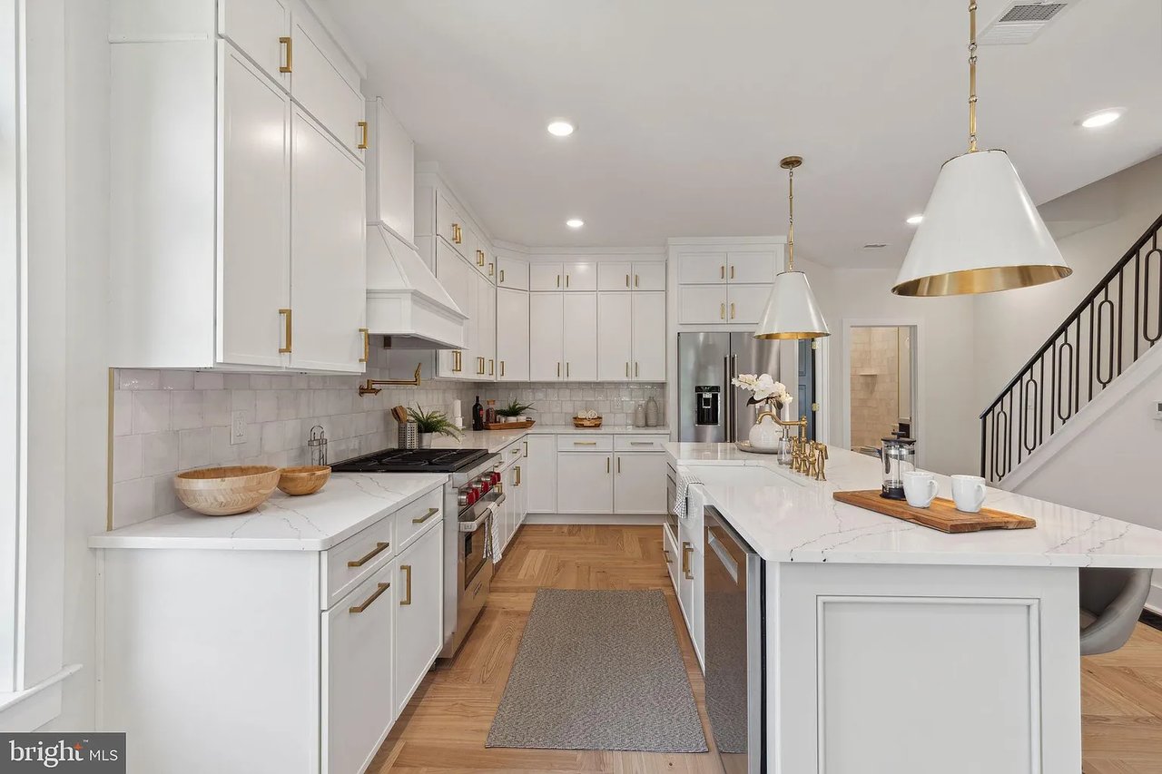 7519 Ridge #201