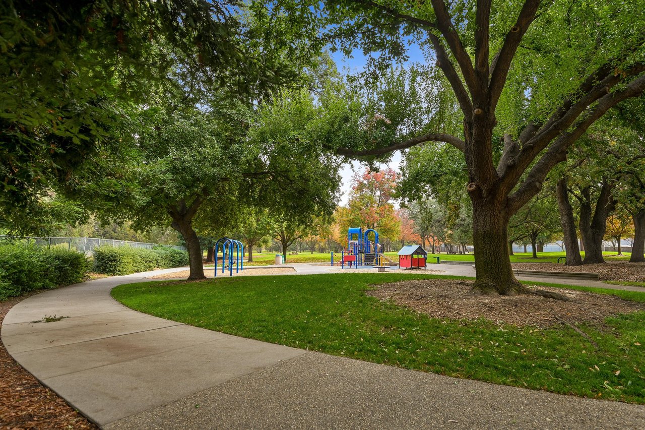 2677 Oak Rd. #202, Walnut Creek