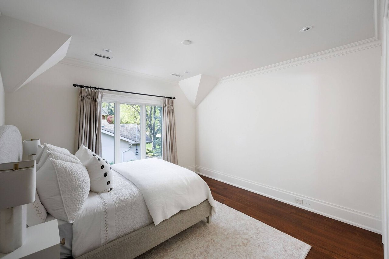 64 Brentwood Rd
