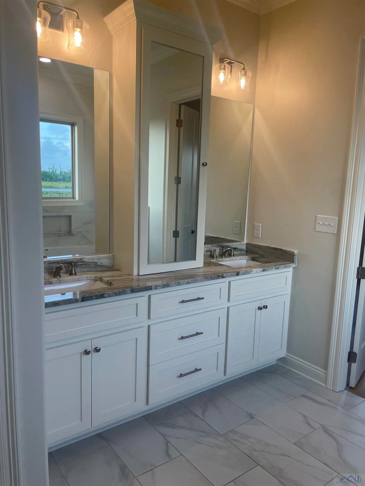 351 Ravensaide Dr