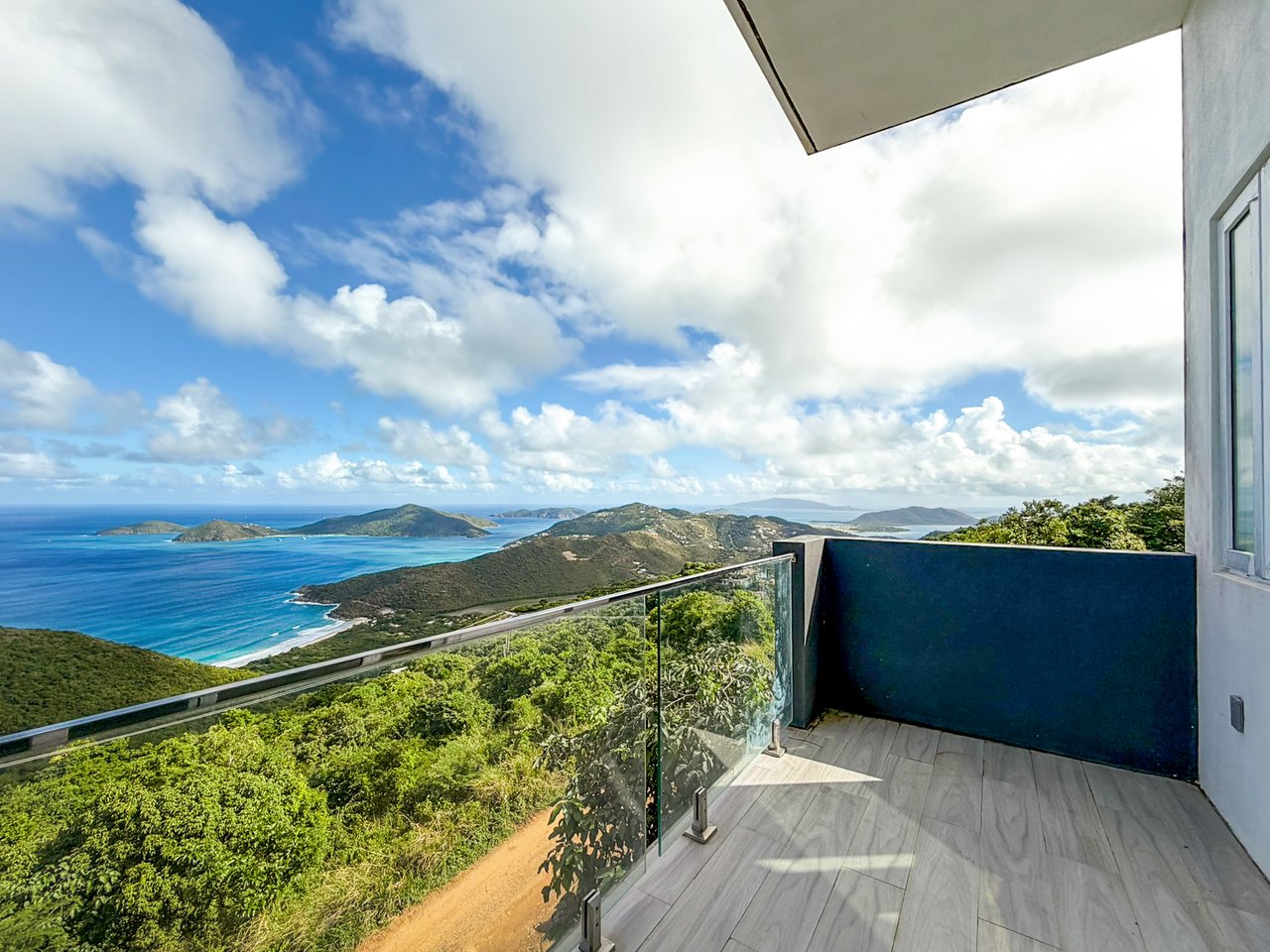 1104 Belle Vue 2 Bedroom Apartment