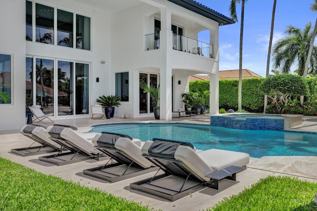 30  S Compass Dr