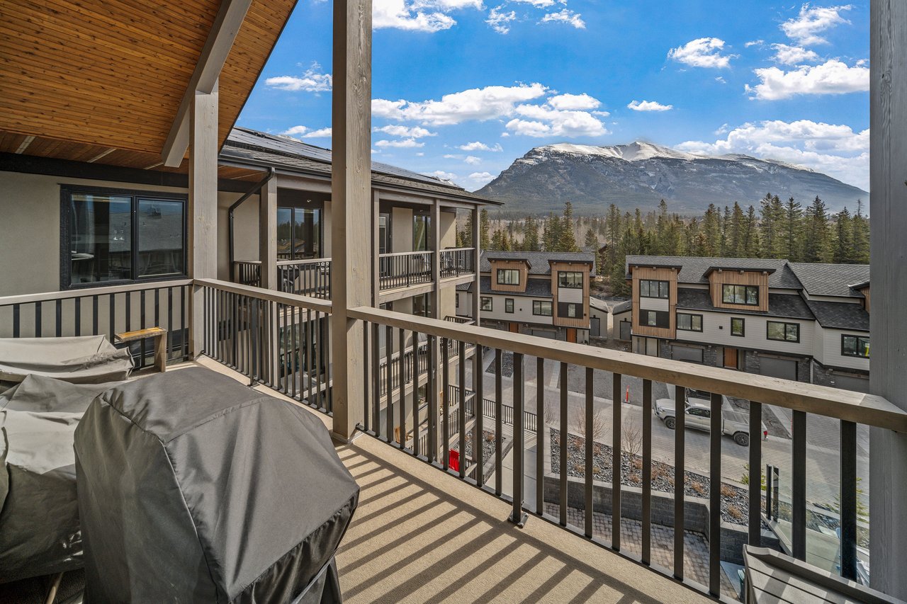 Top-Floor Spring Creek Retreat | Income-Generating Tourist Home in Timberstone Lodge