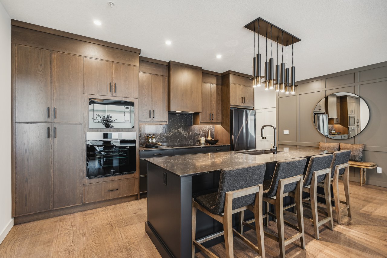 106 - 10 Cascade Ridge | Altitude at Three Sisters