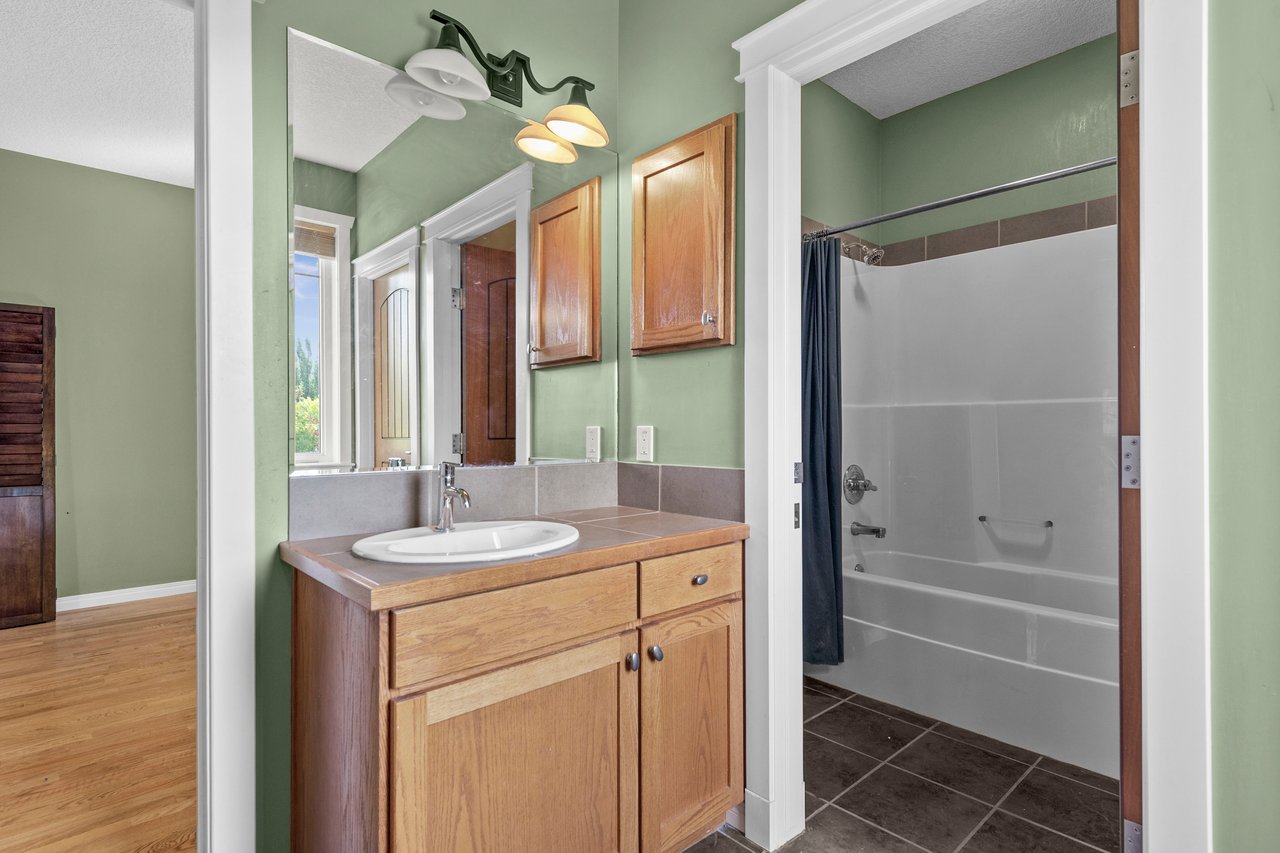 107 North Valley Bay