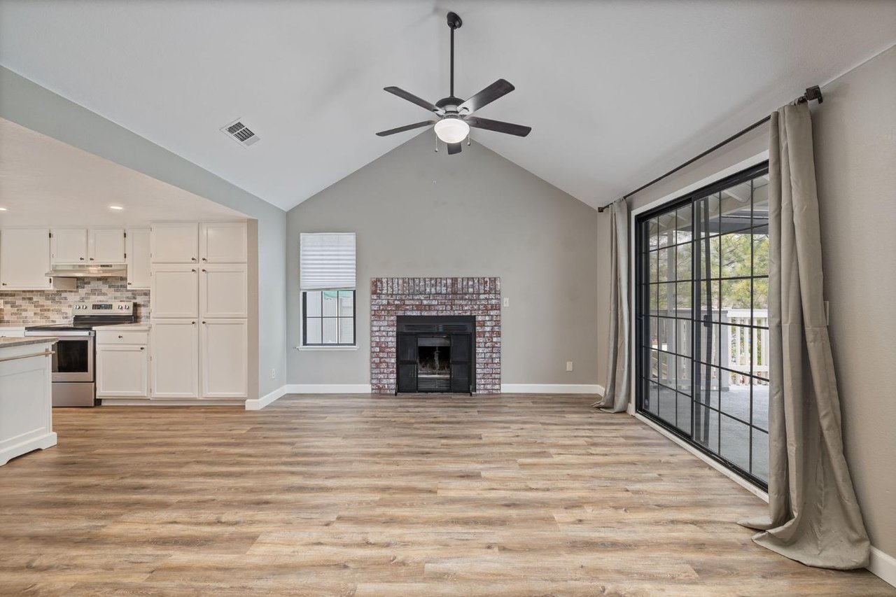 50850 Smoke Tree Trl, 