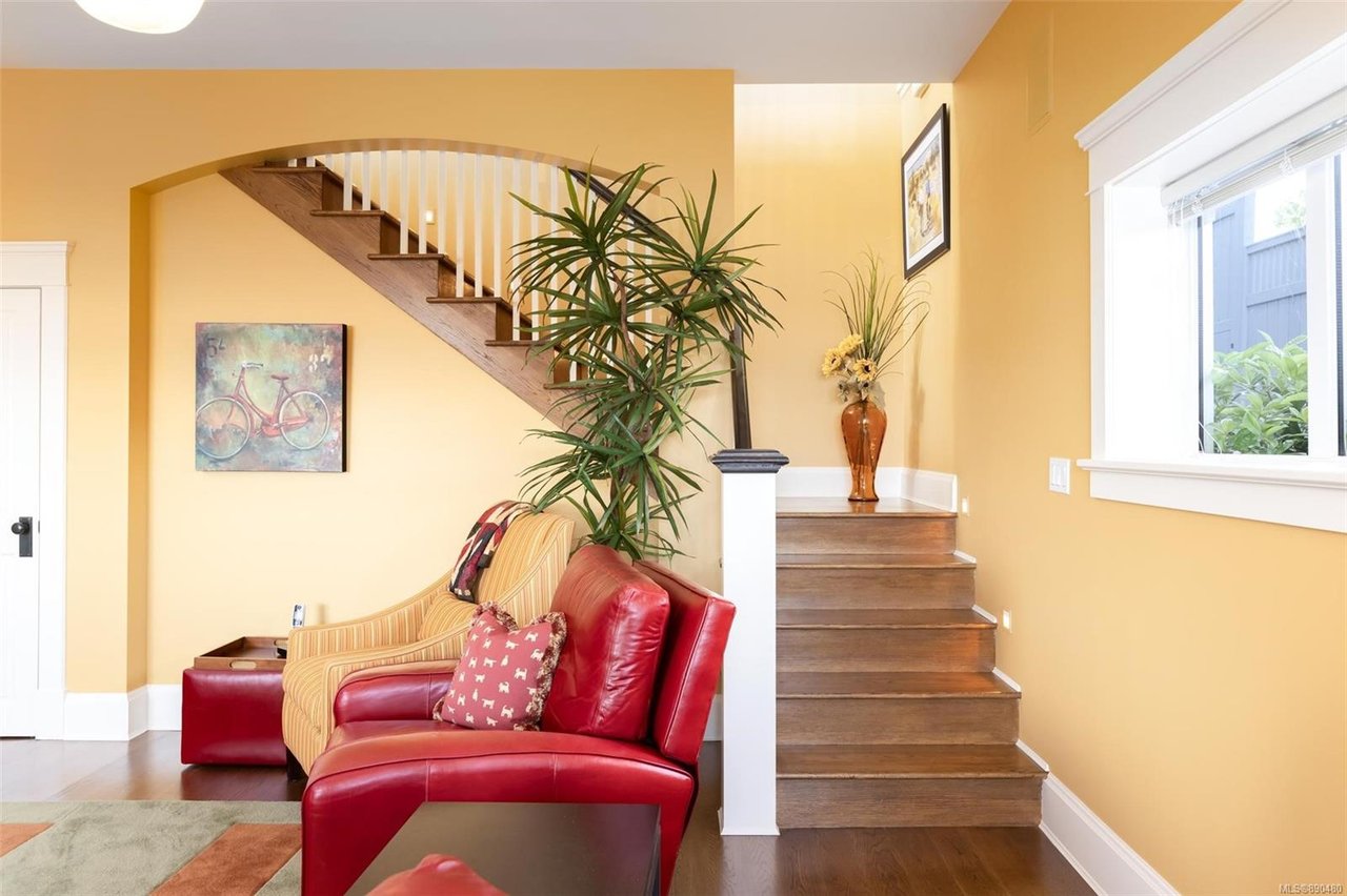 2422 Esplanade Rd