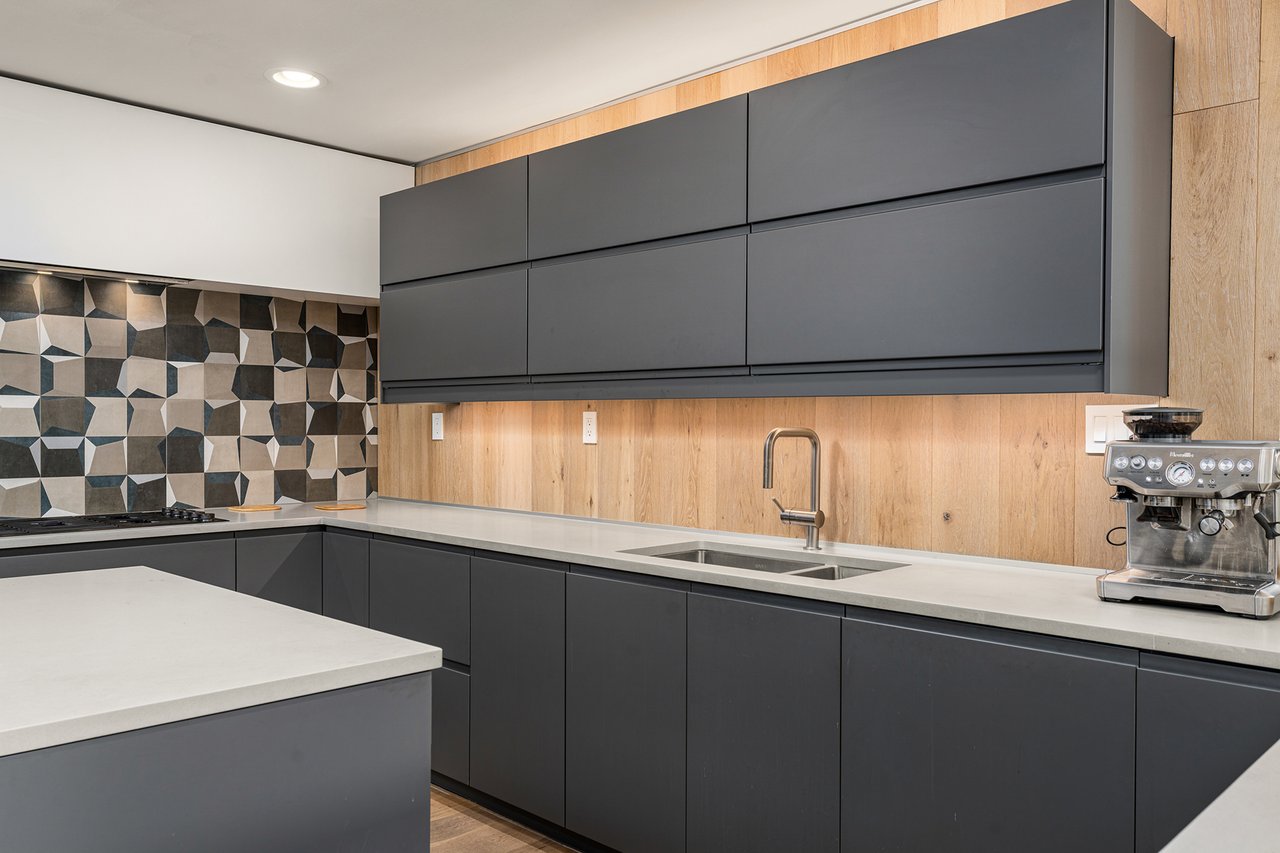 6511 E MONTEROSA Street