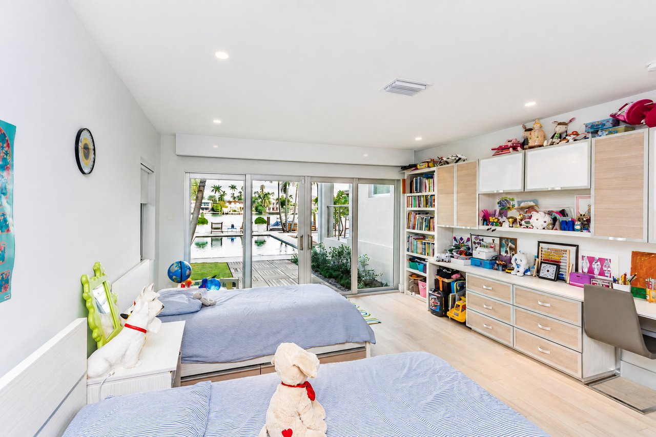 455 E Dilido Drive