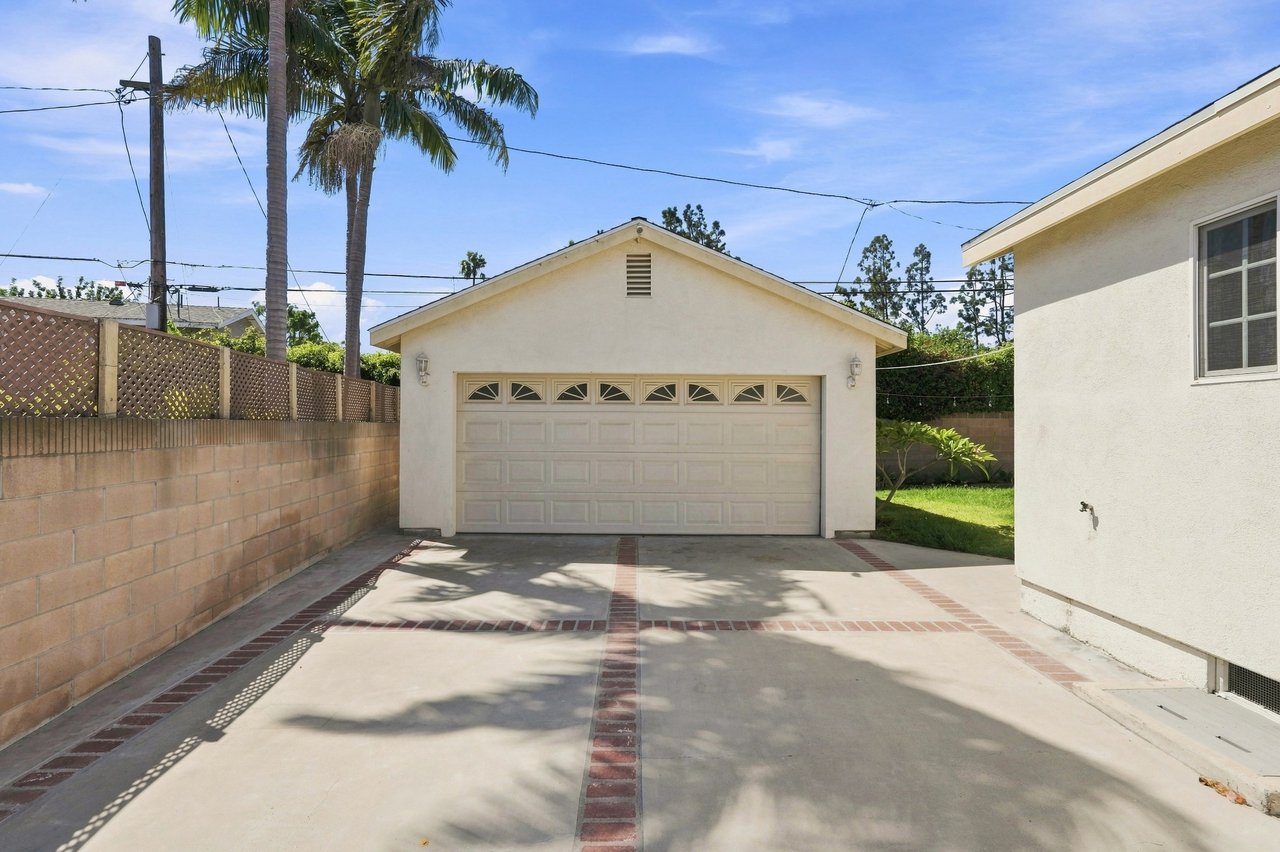 8845 Glider Ave