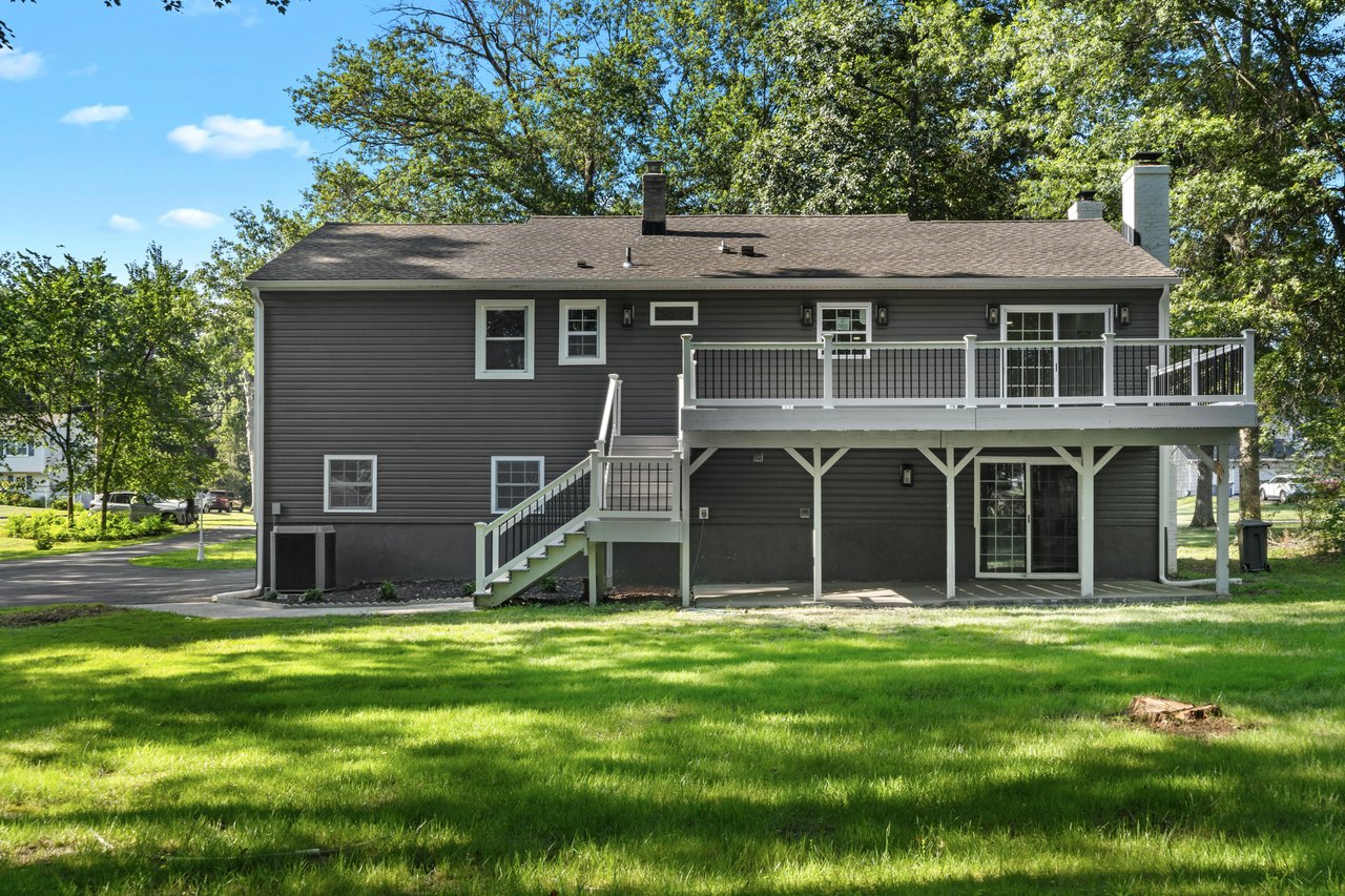 19 Marilyn St
