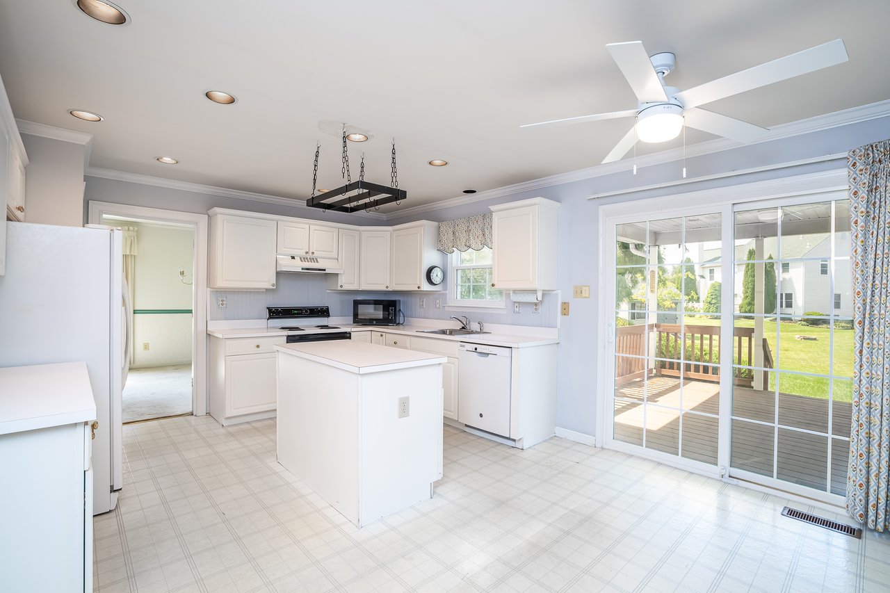 1247 Colonial Drive