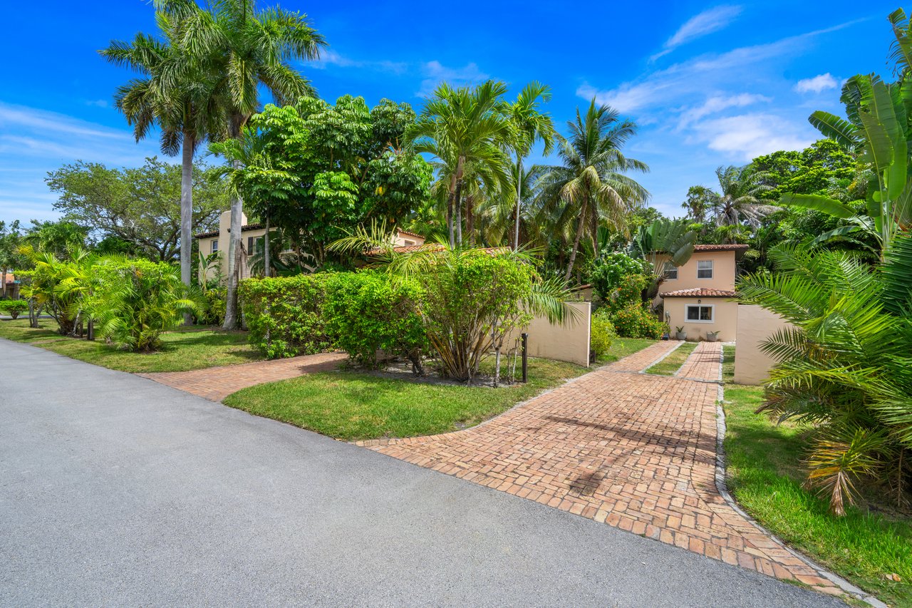 2880 Fairgreen Drive