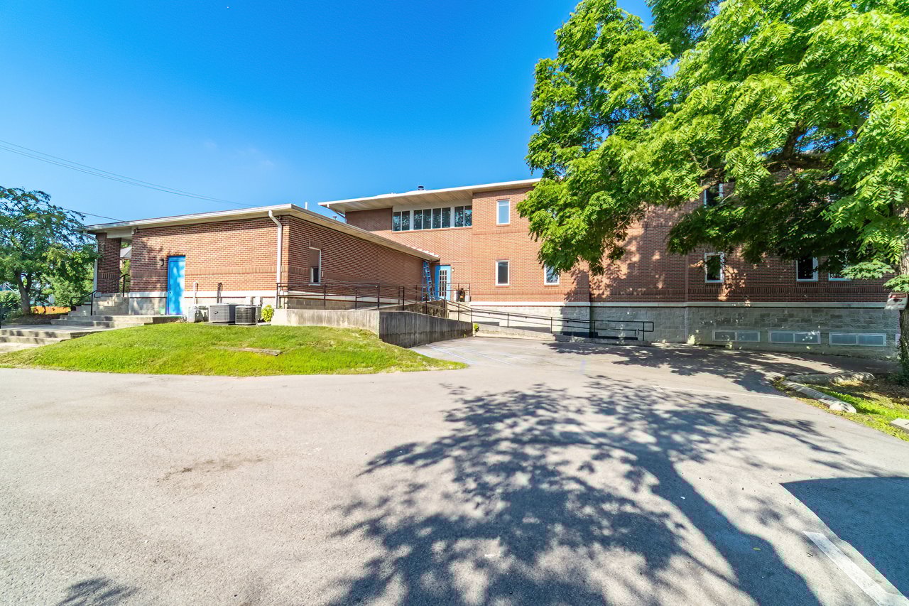 Ball State Greek House Goes to Public Auction