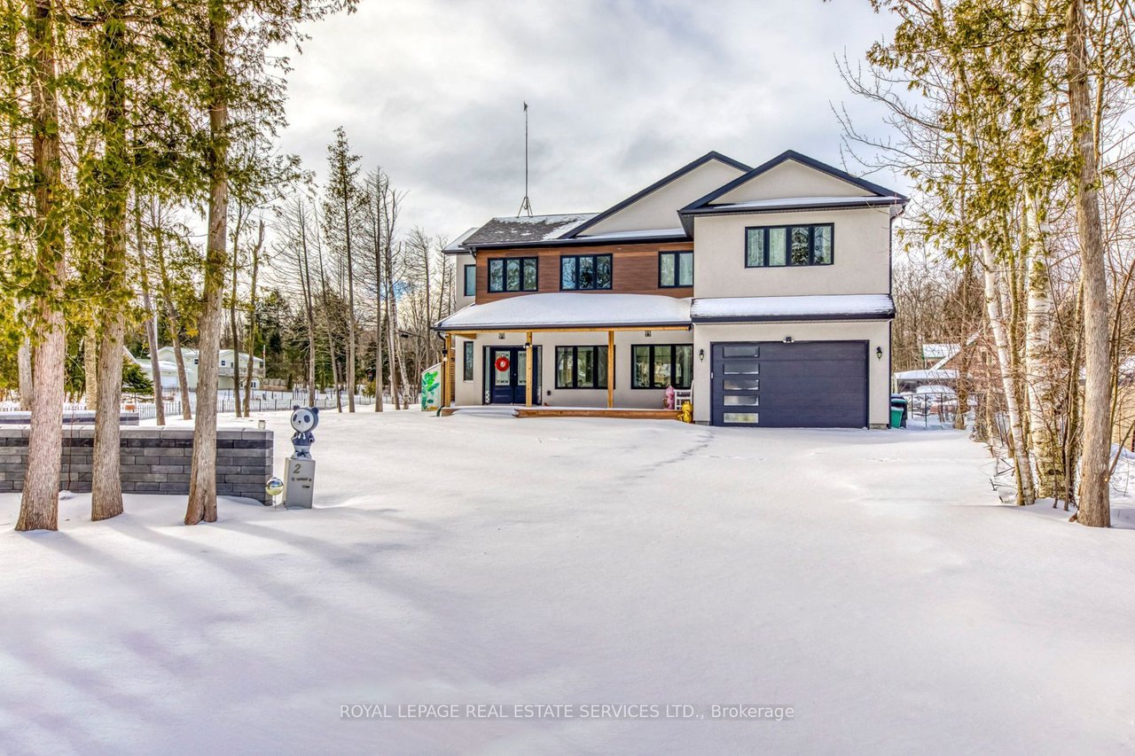2 Couchiching Cres