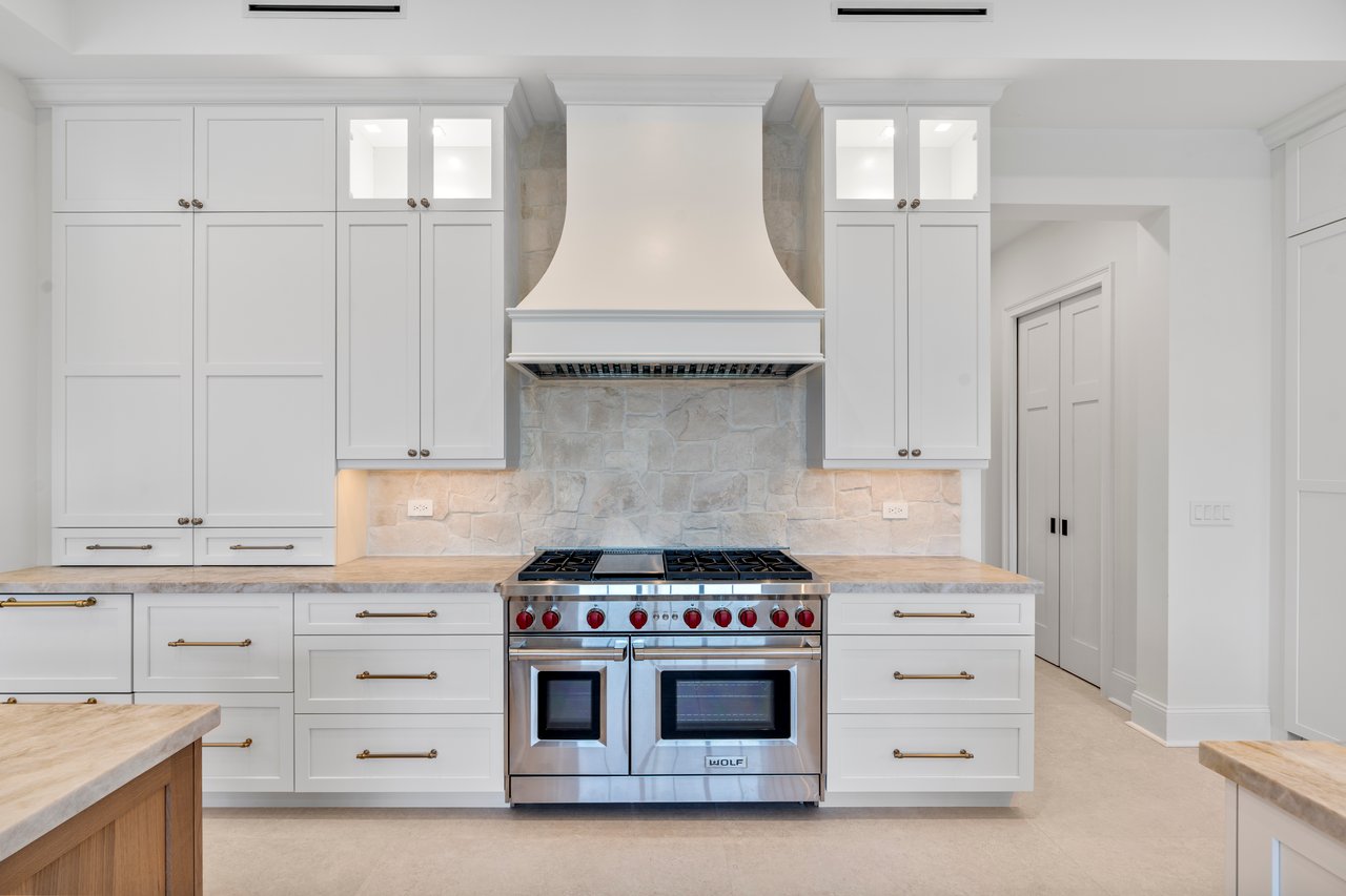 Beautiful Modern Farmhouse in Glenvar Heights