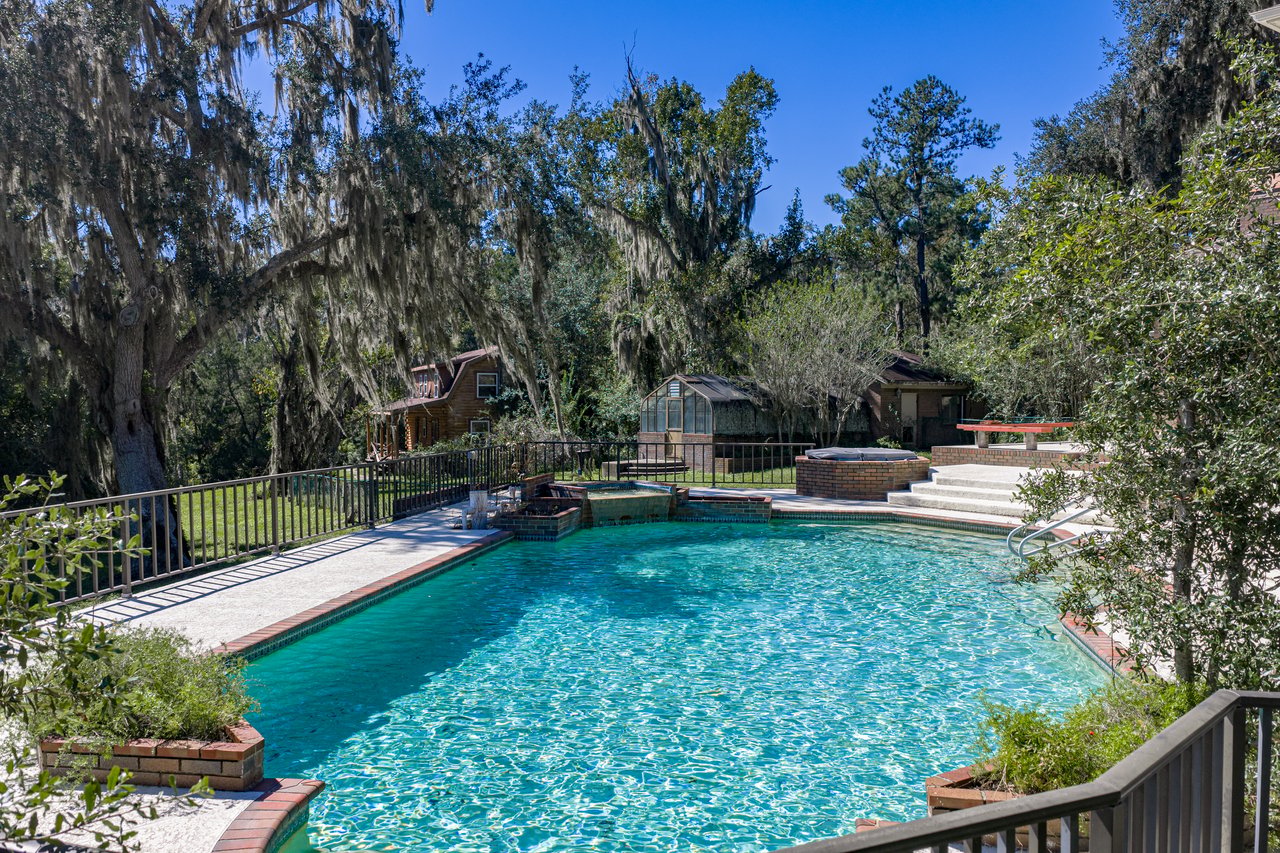 18728 LAKE IOLA RD