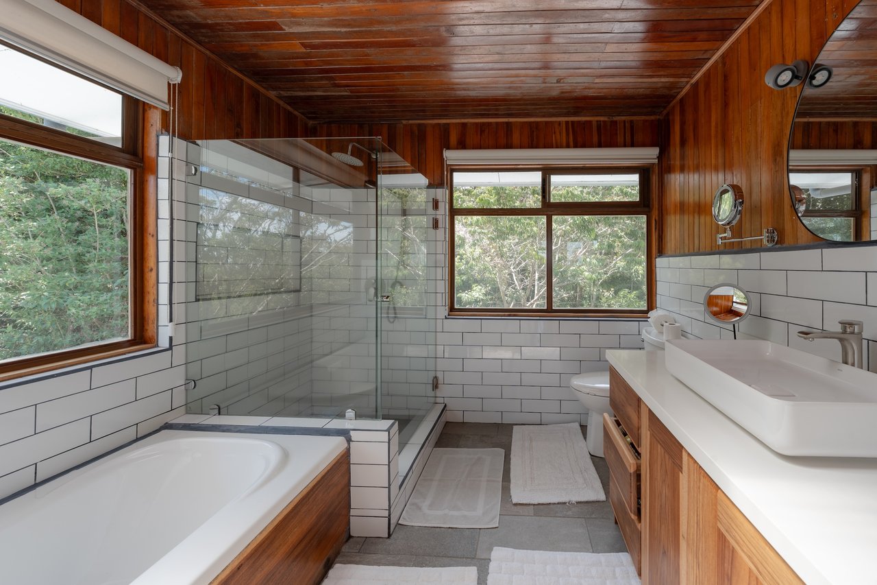 Eco Luxury Estate in Monteverde with Panoramic Gulf Views & Flat Land