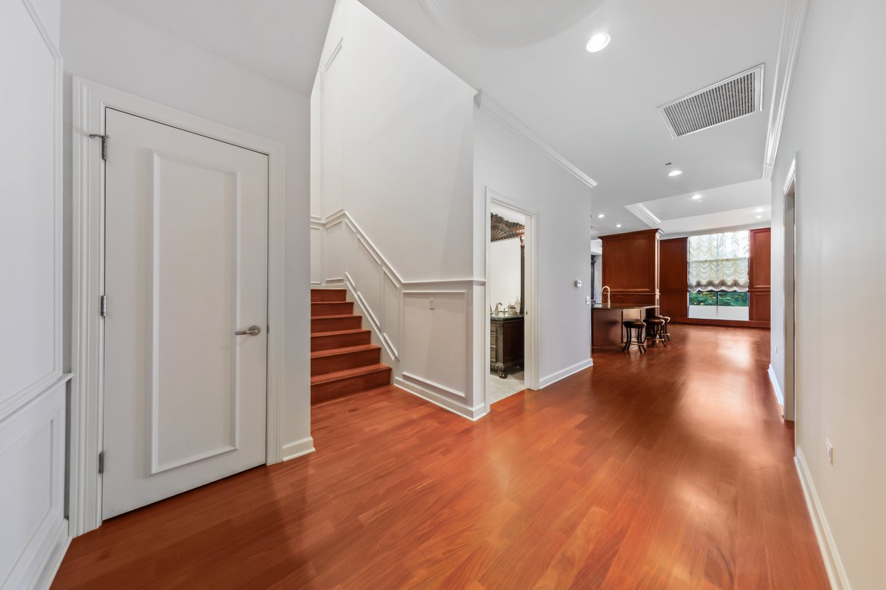 310 S Michigan Ave Unit 202