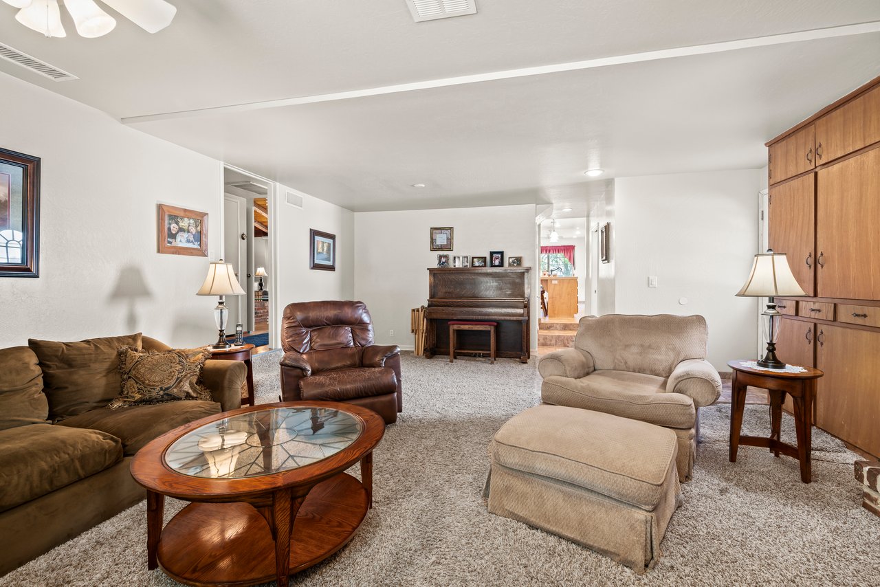 3529 Ridgewood Way